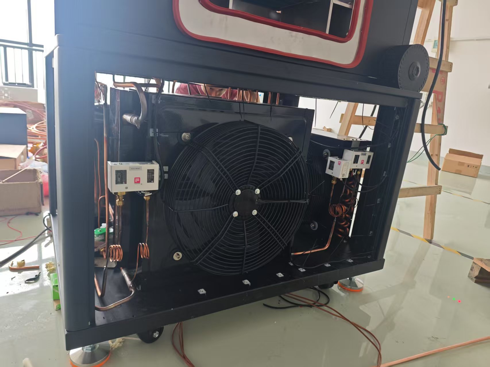 高低溫沖擊試驗箱如何進(jìn)行工作原理的 高低溫沖擊試驗箱如何進(jìn)行工作原理的