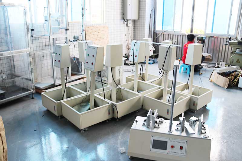 高低溫試驗(yàn)箱廠家半成品存放區(qū)